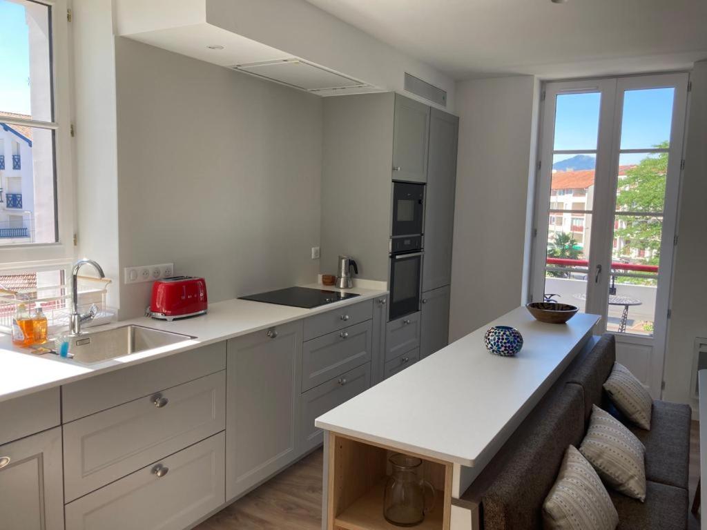 Superbe Appartement T3 Au Centre Plage .Parking Hendaye Bagian luar foto